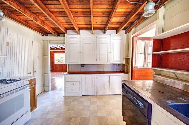 74 ADAMS POINT Road, Barrington, RI 02806