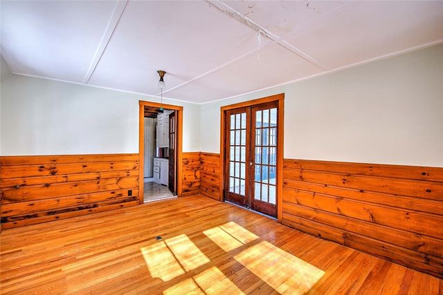74 ADAMS POINT Road, Barrington, RI 02806
