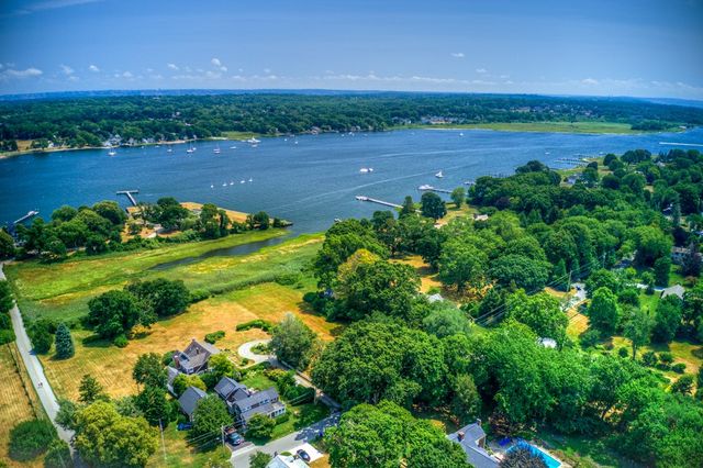 74 ADAMS POINT Road, Barrington, RI 02806