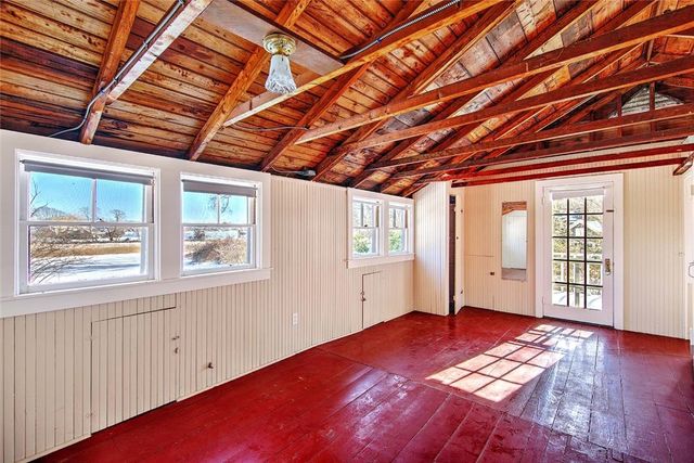 74 ADAMS POINT Road, Barrington, RI 02806
