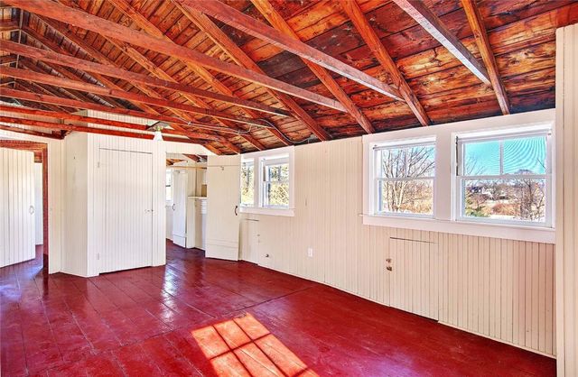 74 ADAMS POINT Road, Barrington, RI 02806