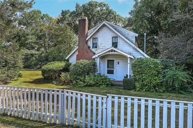 74 ADAMS POINT Road, Barrington, RI 02806