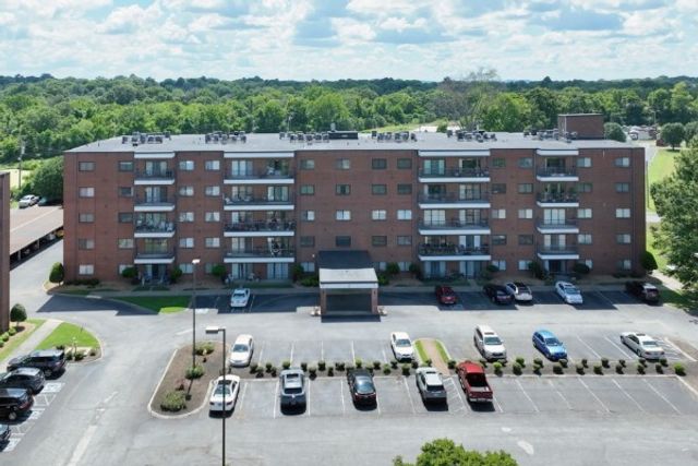 200 Sanders Ferry Rd Apt 2408, Hendersonville, TN 37075