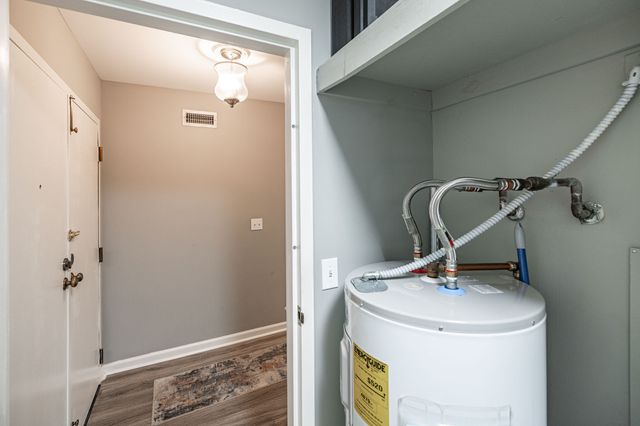 200 Sanders Ferry Rd Apt 2408, Hendersonville, TN 37075