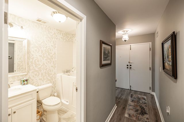 200 Sanders Ferry Rd Apt 2408, Hendersonville, TN 37075