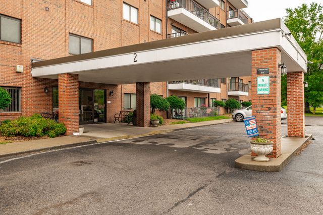 200 Sanders Ferry Rd Apt 2408, Hendersonville, TN 37075