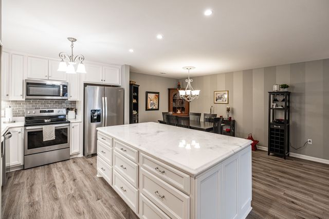 200 Sanders Ferry Rd Apt 2408, Hendersonville, TN 37075