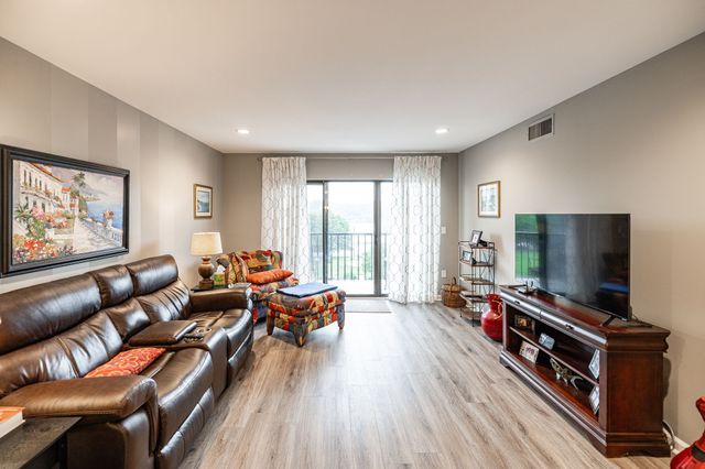 200 Sanders Ferry Rd Apt 2408, Hendersonville, TN 37075