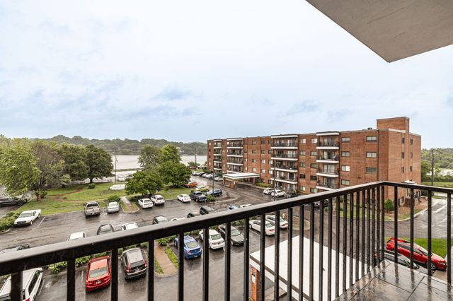 200 Sanders Ferry Rd Apt 2408, Hendersonville, TN 37075