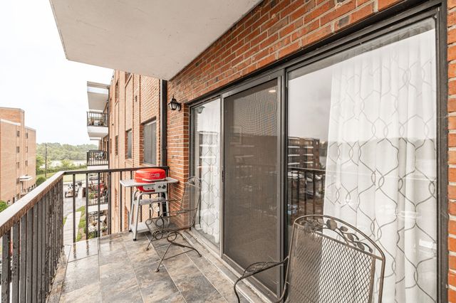 200 Sanders Ferry Rd Apt 2408, Hendersonville, TN 37075