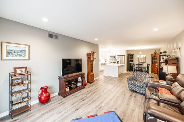 200 Sanders Ferry Rd Apt 2408, Hendersonville, TN 37075