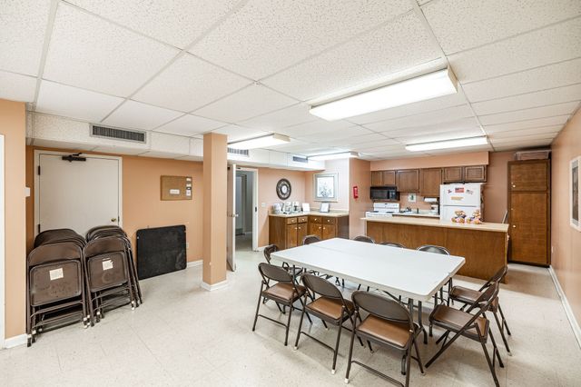 200 Sanders Ferry Rd Apt 2408, Hendersonville, TN 37075