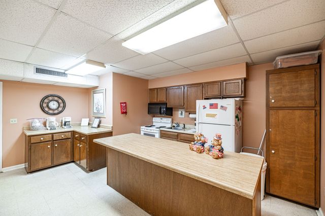 200 Sanders Ferry Rd Apt 2408, Hendersonville, TN 37075