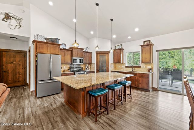 225 Aurora WAY, Athol, ID 83801