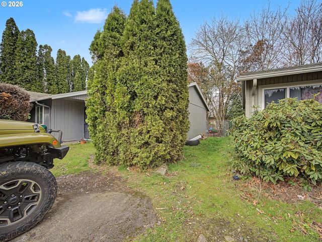 18635 Se Division St, Gresham, OR 97030