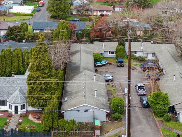 18635 Se Division St, Gresham, OR 97030