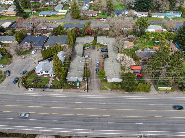 18635 Se Division St, Gresham, OR 97030