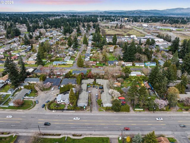 18635 Se Division St, Gresham, OR 97030
