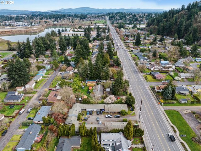 18635 Se Division St, Gresham, OR 97030