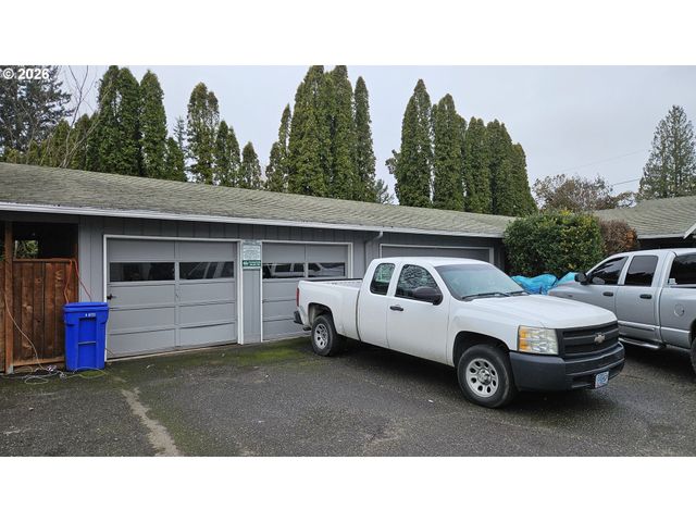 18635 Se Division St, Gresham, OR 97030