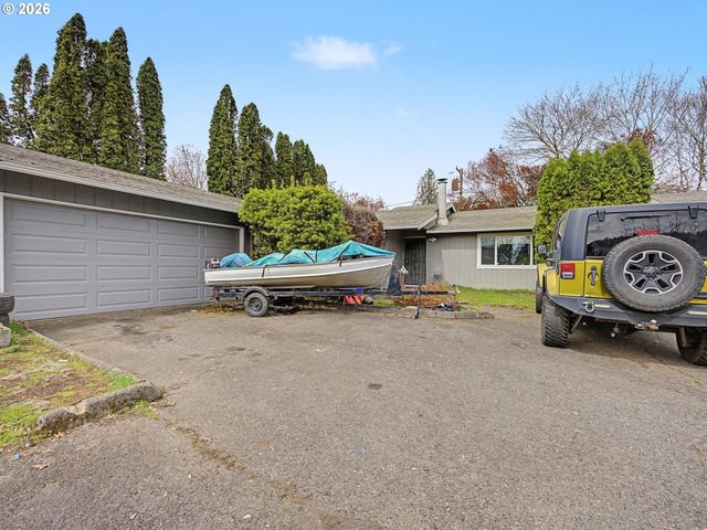 18635 Se Division St, Gresham, OR 97030