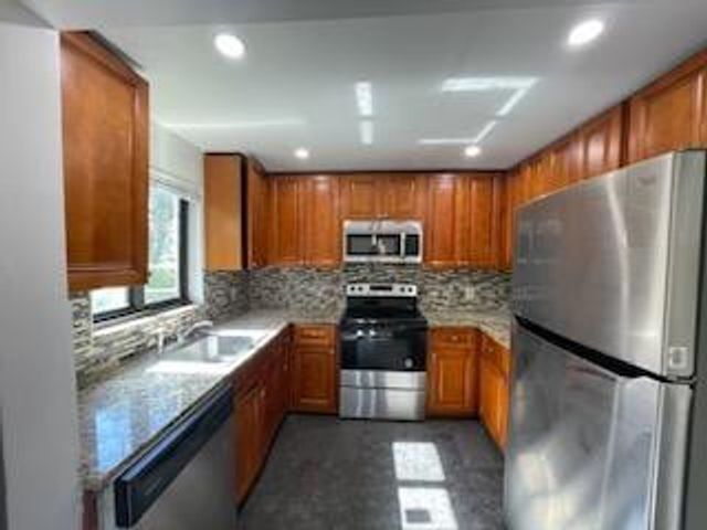 11660 NW 45th Street 2, Coral Springs, FL 33065