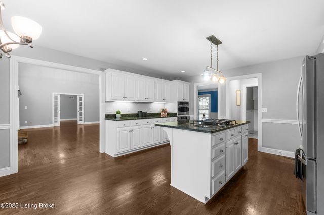 7414 Cambridge Dr, Crestwood, KY 40014