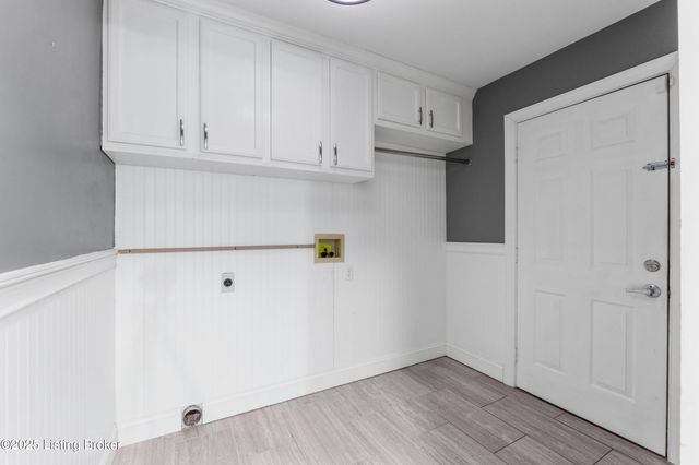 7414 Cambridge Dr, Crestwood, KY 40014