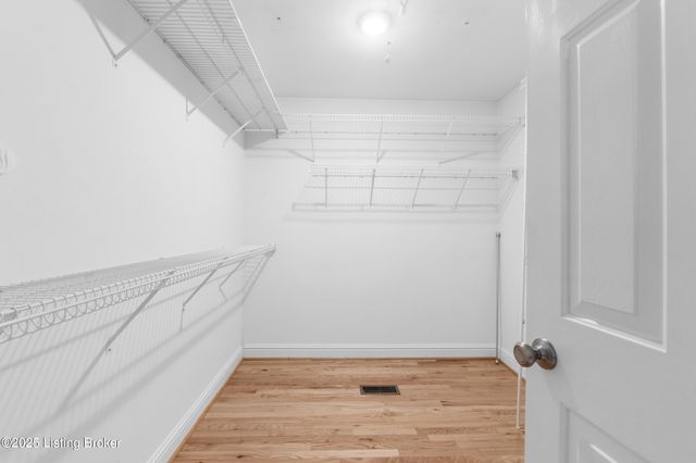 7414 Cambridge Dr, Crestwood, KY 40014