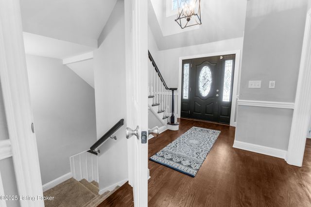 7414 Cambridge Dr, Crestwood, KY 40014