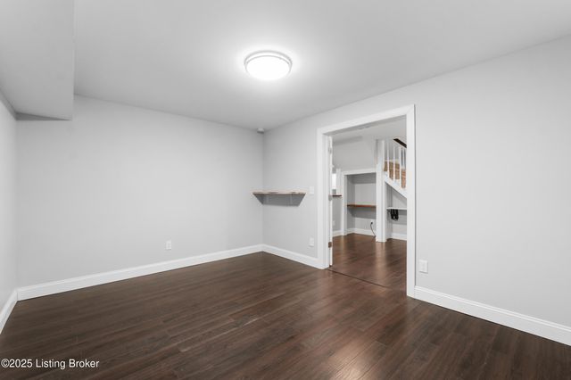 7414 Cambridge Dr, Crestwood, KY 40014