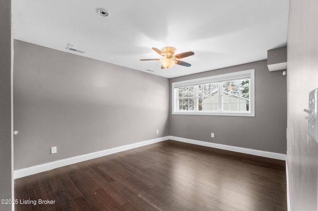 7414 Cambridge Dr, Crestwood, KY 40014