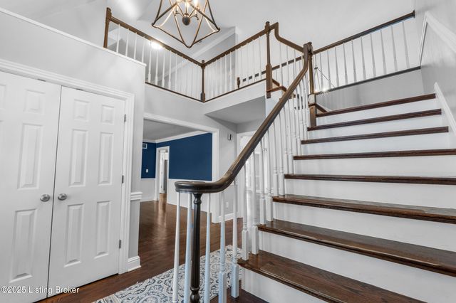 7414 Cambridge Dr, Crestwood, KY 40014