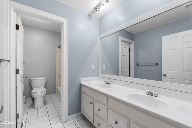 7414 Cambridge Dr, Crestwood, KY 40014