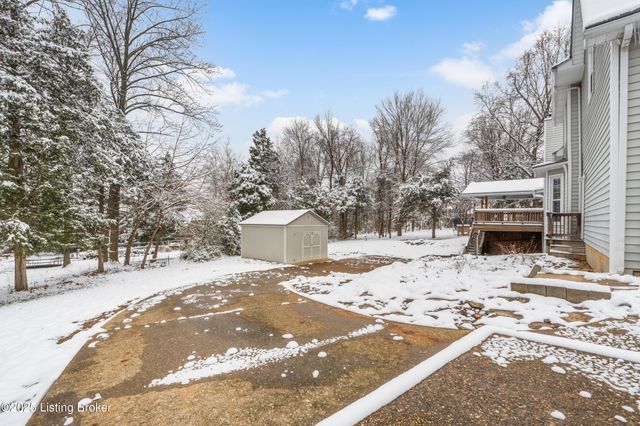 7414 Cambridge Dr, Crestwood, KY 40014