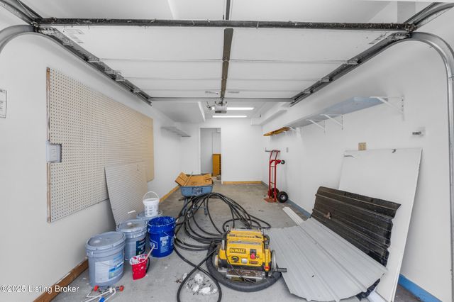 7414 Cambridge Dr, Crestwood, KY 40014