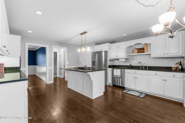 7414 Cambridge Dr, Crestwood, KY 40014