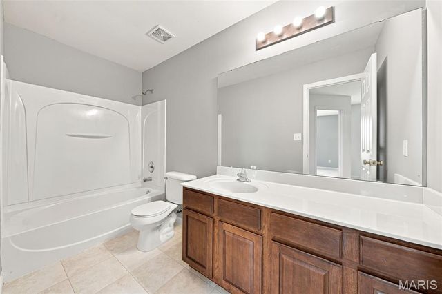 53 Country Village Court, O'fallon, MO 63367