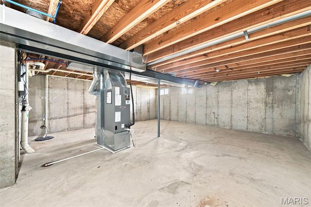 53 Country Village Court, O'fallon, MO 63367