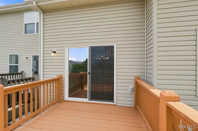 53 Country Village Court, O'fallon, MO 63367