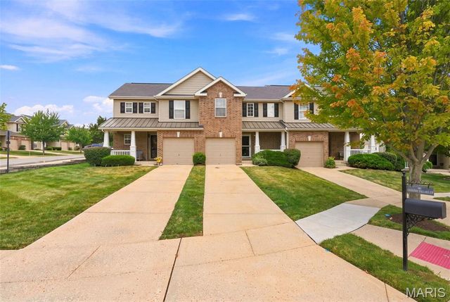 53 Country Village Court, O'fallon, MO 63367