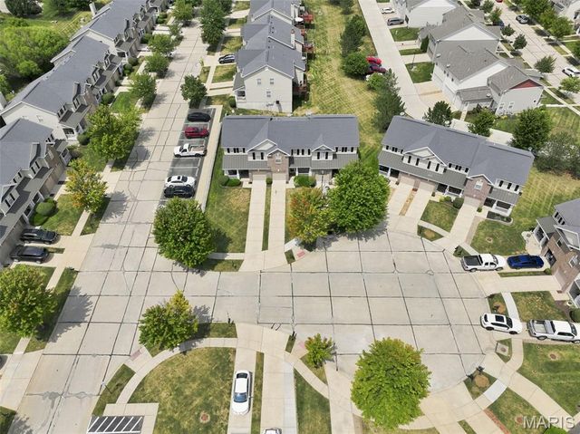 53 Country Village Court, O'fallon, MO 63367
