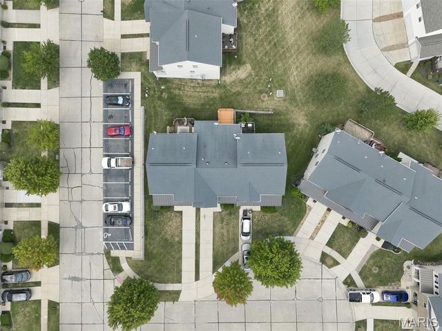 53 Country Village Court, O'fallon, MO 63367