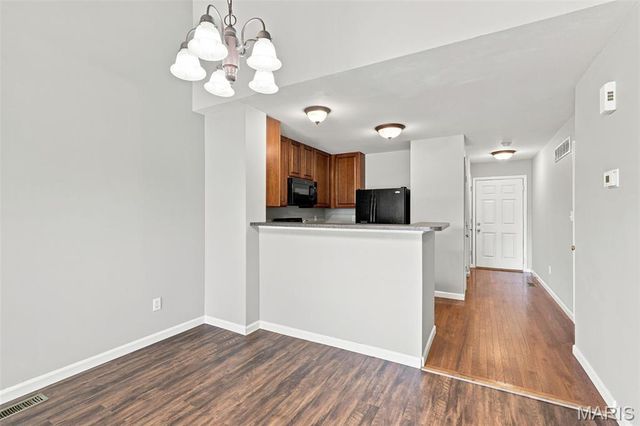 53 Country Village Court, O'fallon, MO 63367
