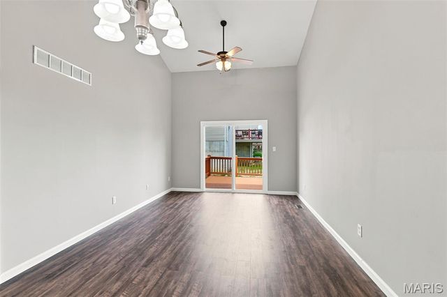 53 Country Village Court, O'fallon, MO 63367