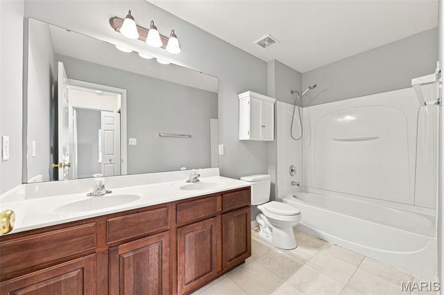 53 Country Village Court, O'fallon, MO 63367