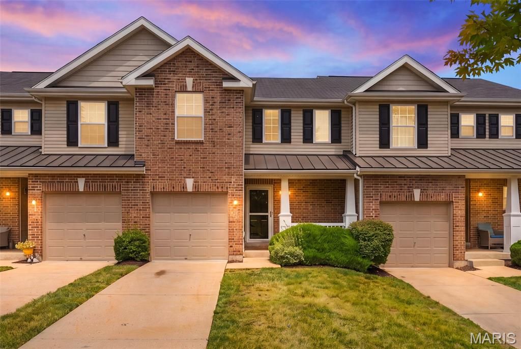 53 Country Village Court, O'fallon, MO 63367