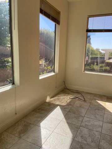 2206 Seacliff Dr, Milpitas, CA 95035