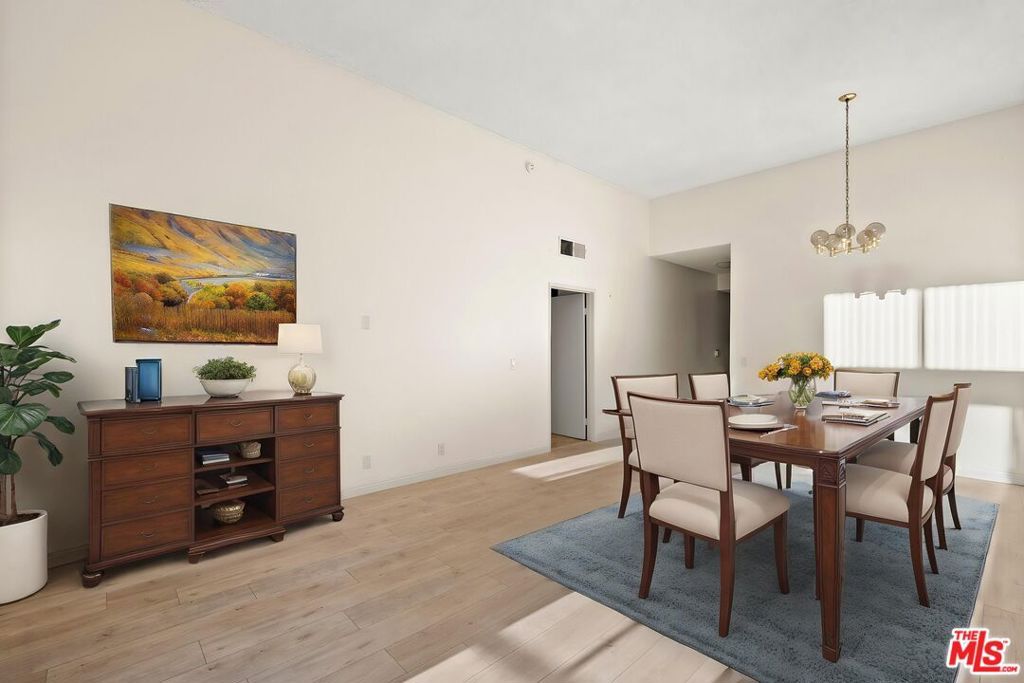 112 N HAMILTON Drive 305, Beverly Hills, CA 90211 — photo 5