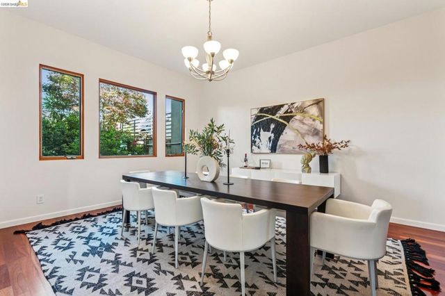 13454 Campus Dr, Oakland, CA 94619